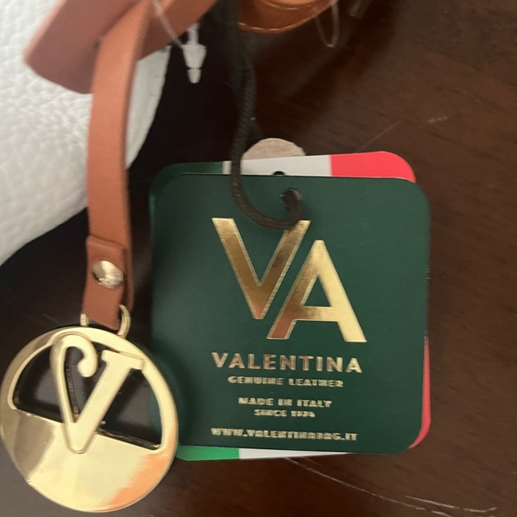Valentina Italian Leather White and Tan Shoulder Bag - Picture 3 of 4
